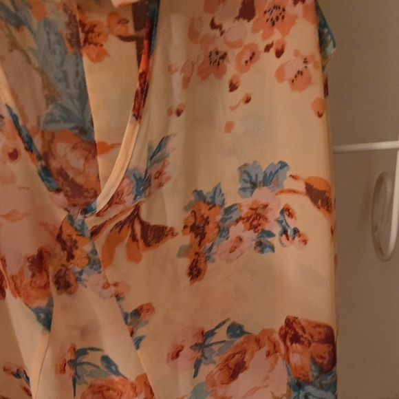Forever 21 Peach Floral Top - Picture 12 of 15